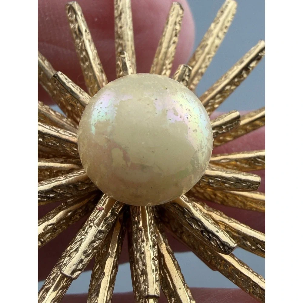 Vintage Castlecliff Brooch Starburst Gold Tone Faux Pearl Mid Century 2